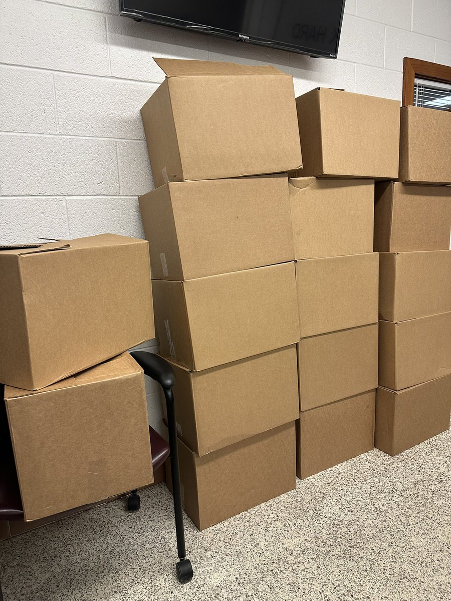CradockMS's tweet image. A huge THANK YOU to Chosen for Completion Ministries for donating turkeys and other food items to our Admiral families in need. We are beyond blessed and we love our community partners!#GratefulHeart #CMSpride