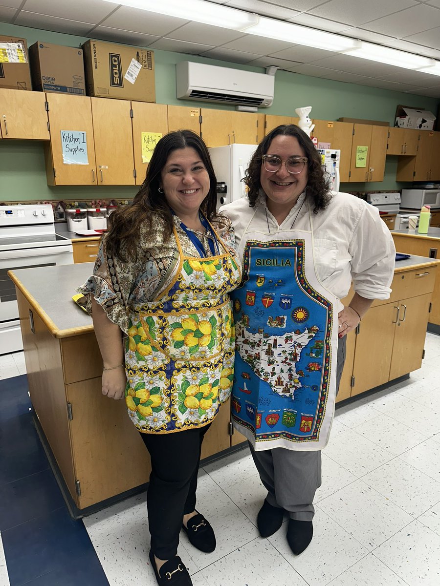 We made some core memories today in Italian IB 1 with a coffee tasting ! ☕️ 🇮🇹 <a href="/WestIslipLions/">West Islip High School</a> <a href="/WIlanguages/">West Islip World Language</a> #WIproud