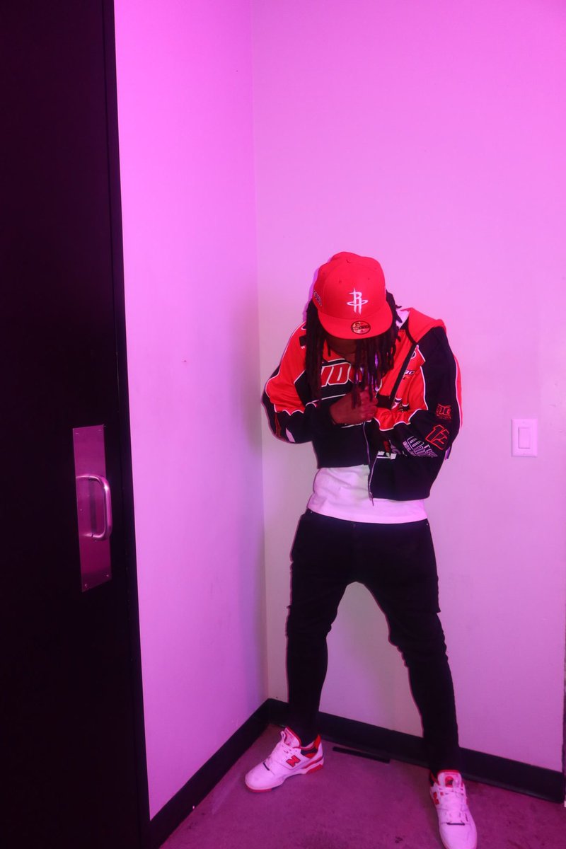 yncjefe's tweet image. rockstar lifestyle pray i make it 🎸