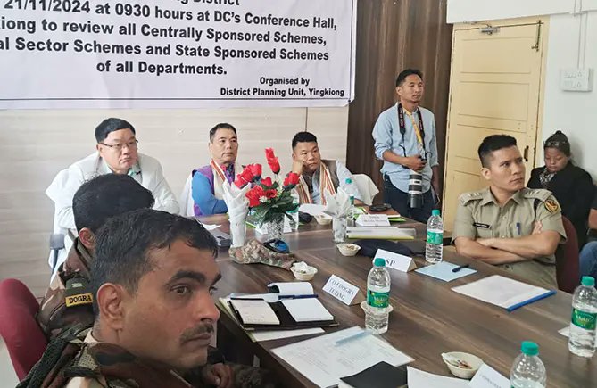 arunachaltimes_'s tweet image. (#UpperSiang DLMC emphasizes on early completion of #borderroads)
The Arunachal Times - arunachaltimes.in/index.php/2024…