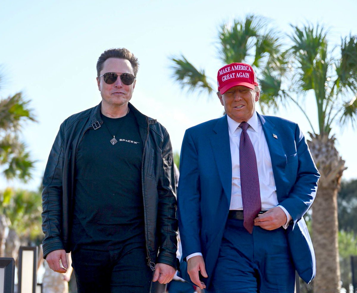 sh27021's tweet image. 황금세대 1부 👑🇺🇸

우리세대는 황금세대가 틀림없다.

사기 캐릭터다.  왜??🤔

동시대에

산업에는 일론머스크, 젠슨 황, 피터 틸

정치에는 도널드 트럼프

그리고 비트코인..

미국에 몇초안에 투자할수 있는 환경.

이게 동시에 존재하는 시대는 지금까지

없었다. 😳

#금융교육 은 더욱 쉽다.…