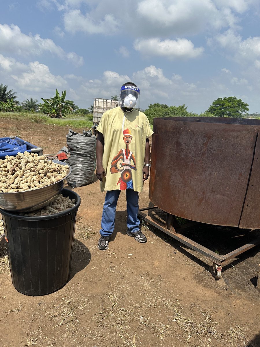 sojisanyaolu's tweet photo. Are you a farmer? 

Then you’re not just growing crops, you’re growing hope for generations to come. Your hands may toil in the soil, but your work feeds the world and fuels the future.

So stay focused!

#farmer #future #foodsecurity #soil https://t.co/im5quZgOT1