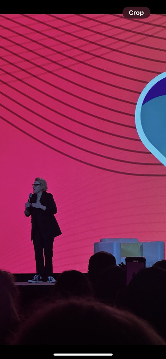 Suzanne Crowley tweet media