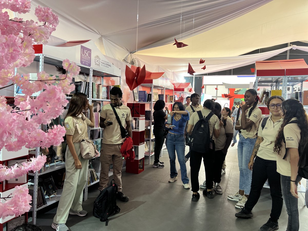 ¡Nos despedimos de la #FilCali2024! 📚💙

Gracias, Cali, por una feria llena de historias, aprendizajes y encuentros inolvidables. Aquí les compartimos algunas postales de lo que vivimos durante estos días.

¡Nos vemos en la próxima edición! 🙌✨