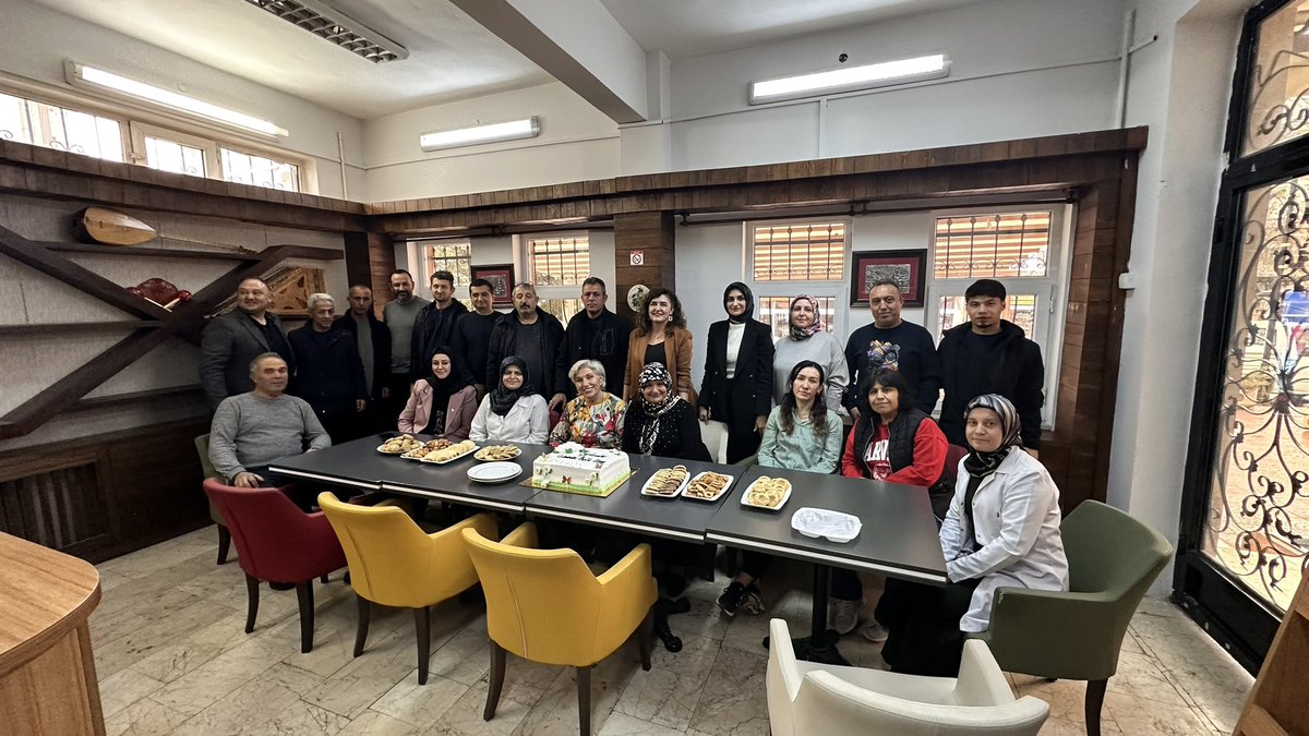 Tokat Halk Eğitimi Merkezi (@tokathalkegitim) on Twitter photo Teşekkürler Sayın Valim 🇹🇷
Geleceğimizin mimari olan sizler , bilgi ve sevginizle gençlerimize ışık tutuyorsunuz.
Emeğiniz, ülkemizin yarınlarına atılan en sağlam temel taşlarıdır.
24 Kasım Öğretmenler Gününüz kutlu olsun.
Tokat VALİSİ - Abdullah KÖKLÜ
<a href="/abdullahkoklu/">Abdullah Köklü</a> Teşekkürler Sayın Valim 🇹🇷
Geleceğimizin mimari olan sizler , bilgi ve sevginizle gençlerimize ışık tutuyorsunuz.
Emeğiniz, ülkemizin yarınlarına atılan en sağlam temel taşlarıdır.
24 Kasım Öğretmenler Gününüz kutlu olsun.
Tokat VALİSİ - Abdullah KÖKLÜ
<a href="/abdullahkoklu/">Abdullah Köklü</a>