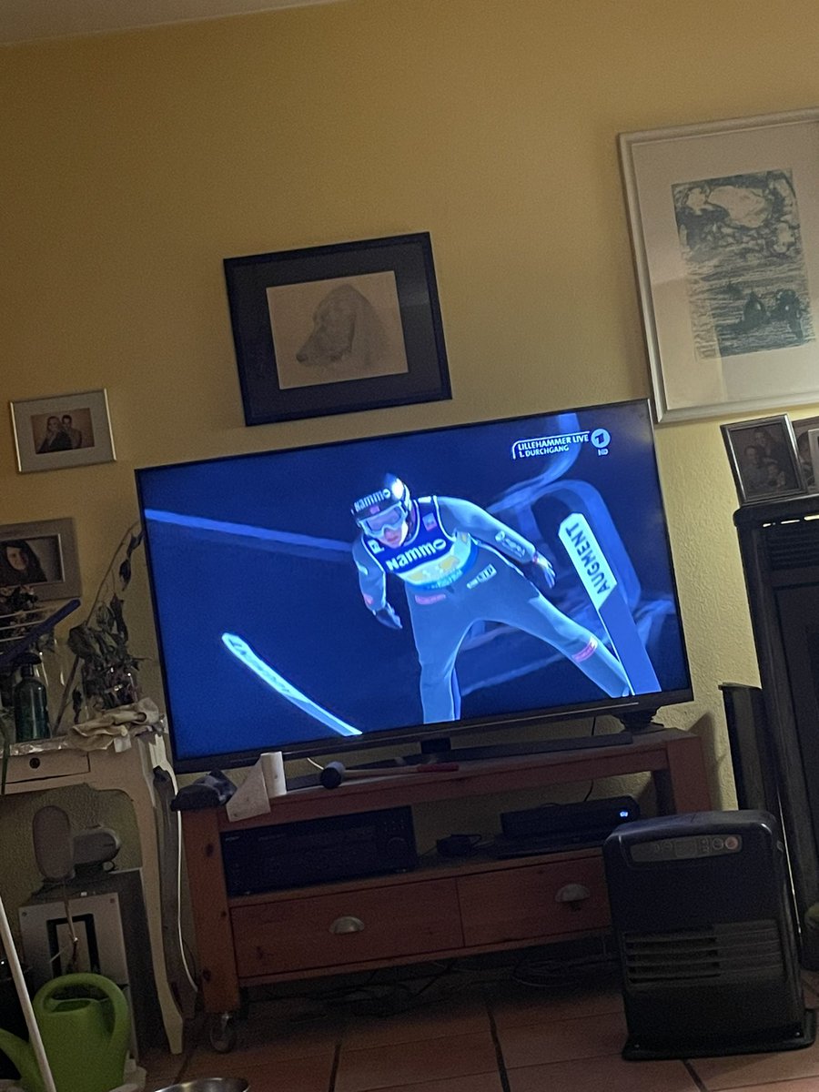 F1russell63's tweet photo. Finally itβs that time of the year again π
#skijumping #fraghanni #skispringen https://t.co/VThOtgEki4