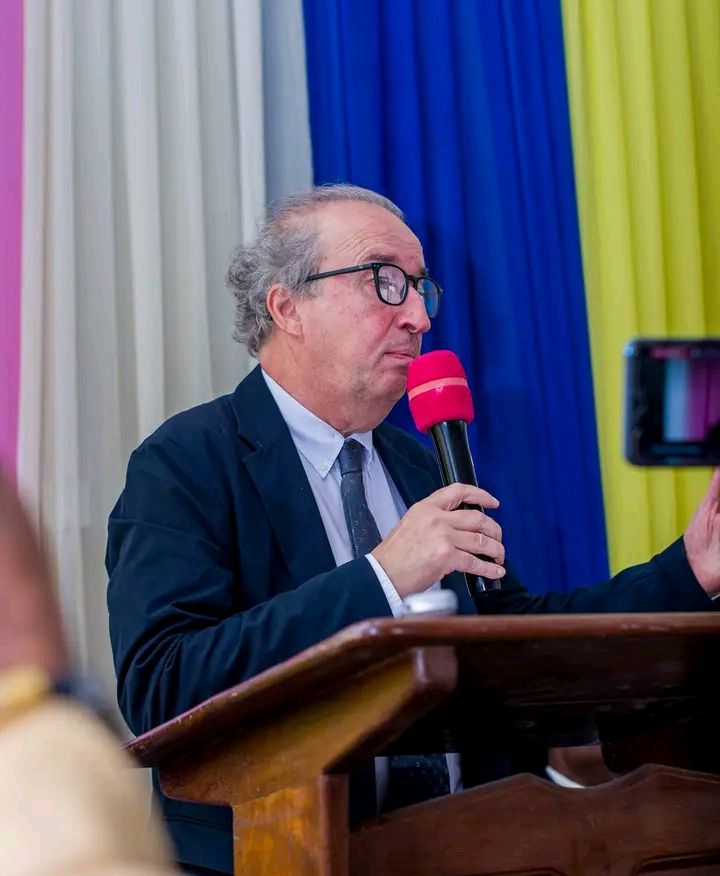luckybasianga's tweet photo. La rentrée solennelle de l'école doctorale de l'Université Kongo  ce  22 novembre 2024  dans la salle des conférences KALLY KIAKWAMA à Mbanza Luvaka. 
Séminaire avec : le Prof Isidore NDAYWEL de l'université de Kinshasa et le Prof Yves Robert de l'université Libre de Bruxelle. https://t.co/r4VMBMBgIq