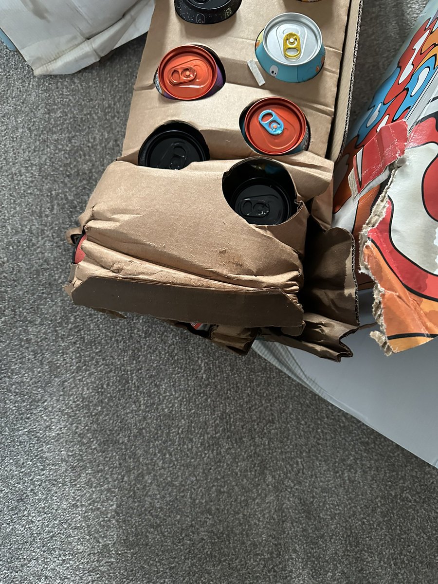 TomStevens1995's tweet photo. Love how @FedEx delivered my @BeavertownBeer order. https://t.co/XBE0PC1dA4