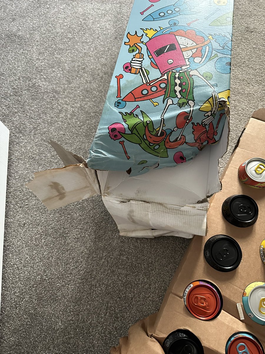 TomStevens1995's tweet photo. Love how @FedEx delivered my @BeavertownBeer order. https://t.co/XBE0PC1dA4
