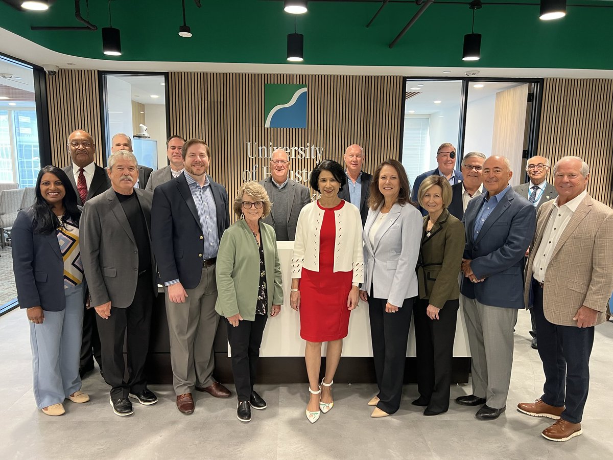 Visited UHCL’s new space in Texas Medical Center… beautiful space serving over 300 students in healthcare administration program! ⁦<a href="/UHClearLake/">University of Houston-Clear Lake</a>⁩