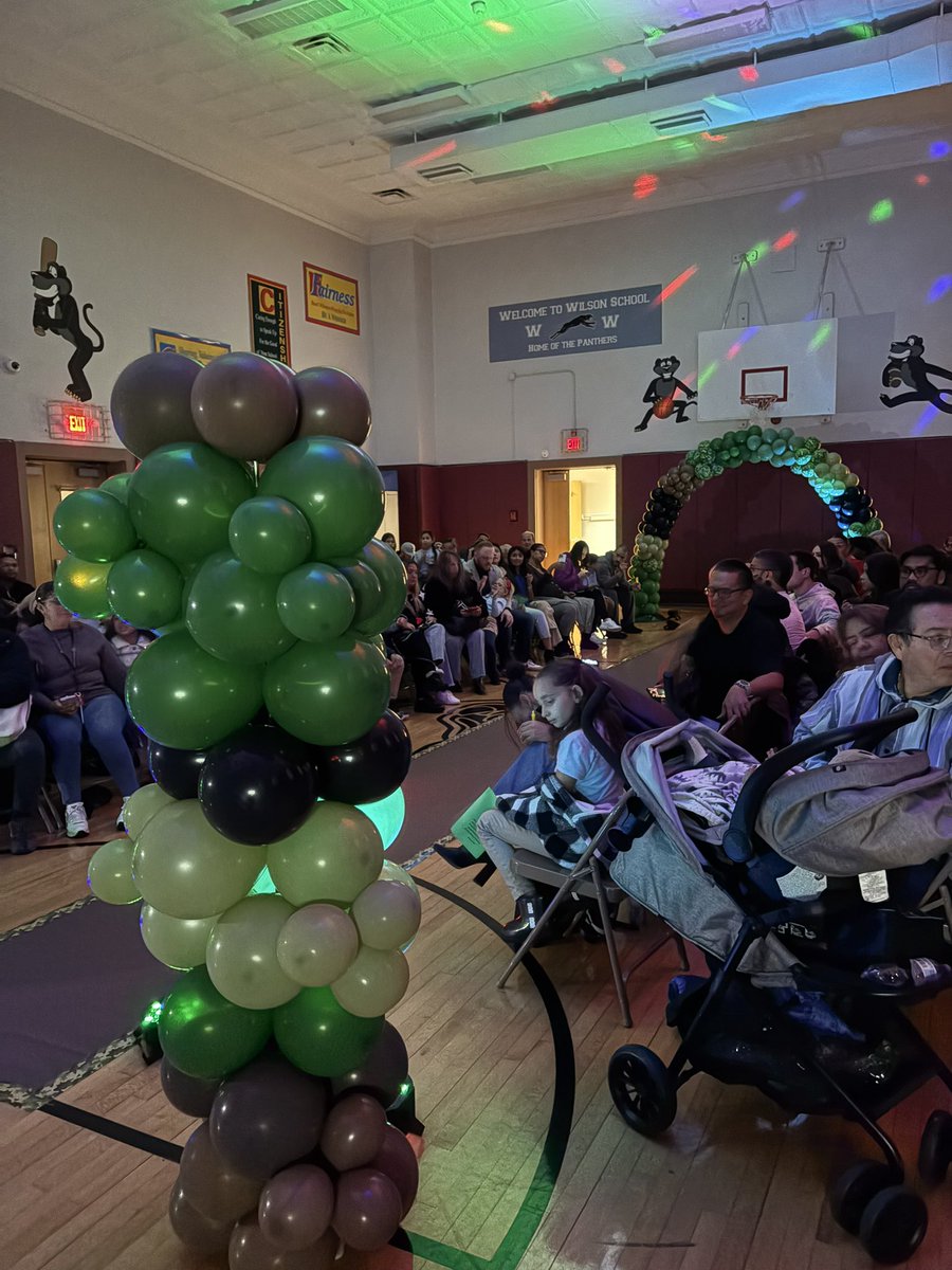 _missdelapaz's tweet photo. Wooohooo!! Had the best time taking photos of our Kindergarteners ABC Bootcamp! They did such a wonderful job! 🥹🔤💚 @LodiWilson_NJ https://t.co/t4dTQic9dQ