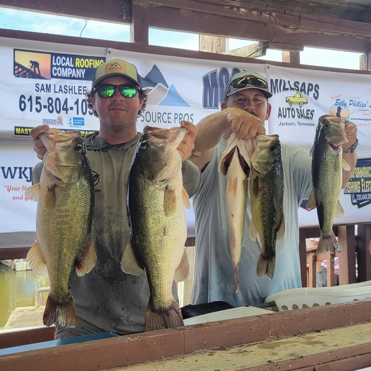 ZachLeeper's tweet photo. Kentucky Lake was good to us this year.  I’m glad to see her slowly coming back. #largemouth #bassfishing #kylake #bassmaster
#foryou https://t.co/hTd2lEZ2NE