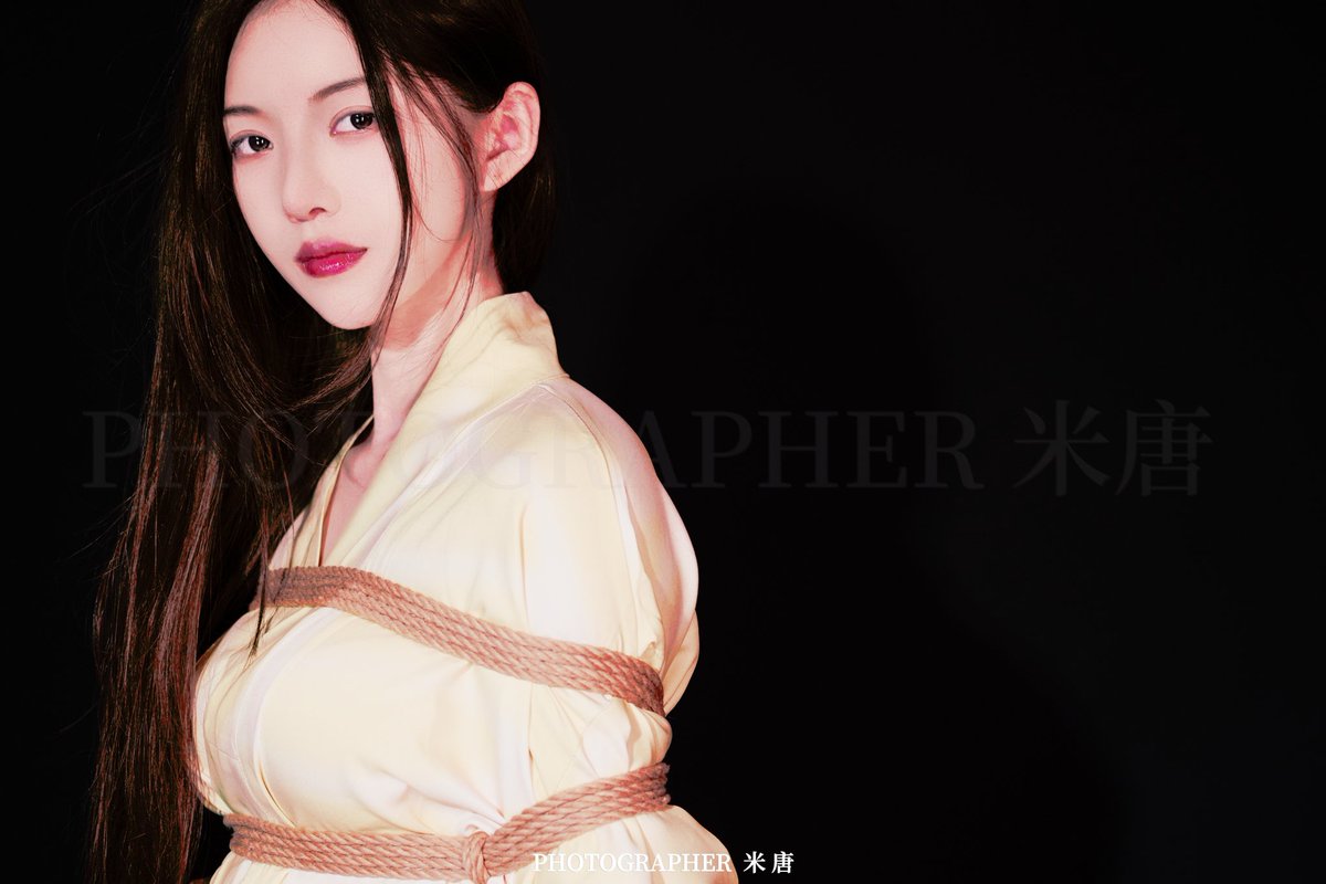 模:<a href="/Baichuanlulu/">百川</a> 
绳&amp;摄:<a href="/namemitang/">米唐</a>