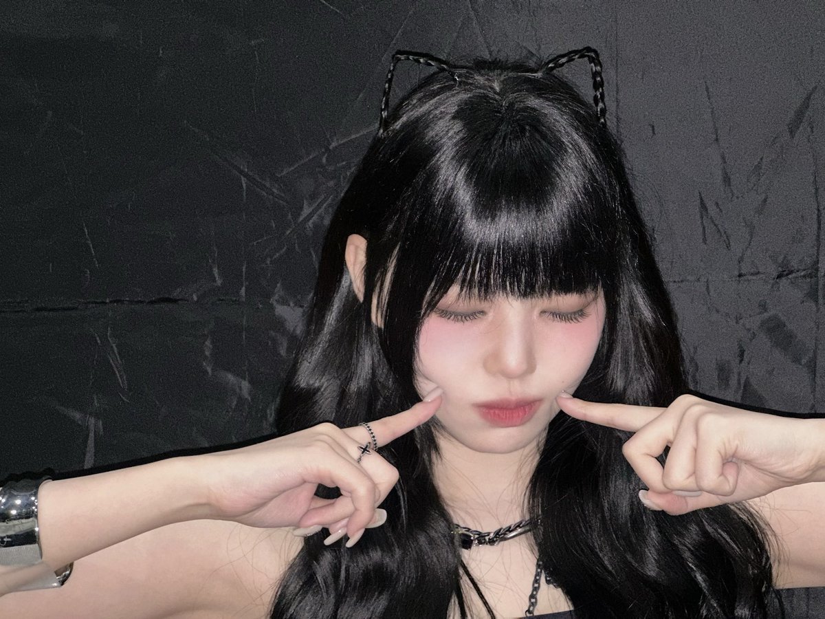 [#보은]

내일 만나요오🖤

#CLASSy #클라씨
#BOEUN