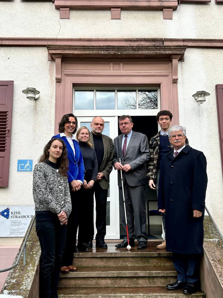 fpetitAN's tweet photo. À Kehl ce matin pour rencontrer les acteurs qui font vivre la coopération transfrontalière 🇫🇷🇩🇪 au quotidien. 🙏🏻 Merci au Comité de coopération transfrontalière, à l’Euro-Institut, à la Conférence du Rhin Supérieur au Conseil rhénan et au @ECCFrance de m’avoir présenté leurs activités. Éducation, santé, transports, emploi, médiation et justice : nous avons encore tant à faire ensemble des deux côtés du Rhin !