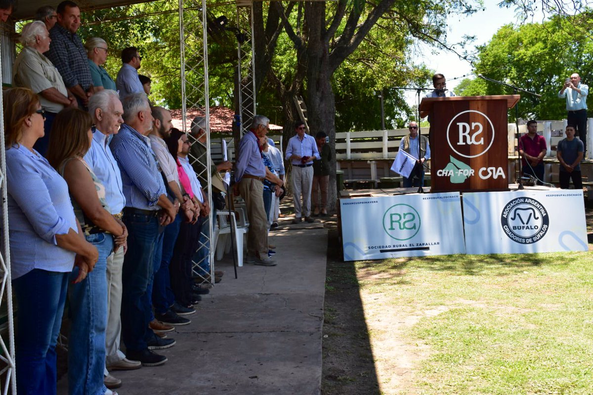 CRAprensa's tweet photo. 📍 Acto Inaugural de la 3 Expo Búfalo del Chaco en Sociedad Rural El Zapallar con la presencia de Guillermo Martinez Balbis y Daniel Fontana, presidente  y vice de CHAFOR

#SomosCRA https://t.co/AtlMLCI3EM