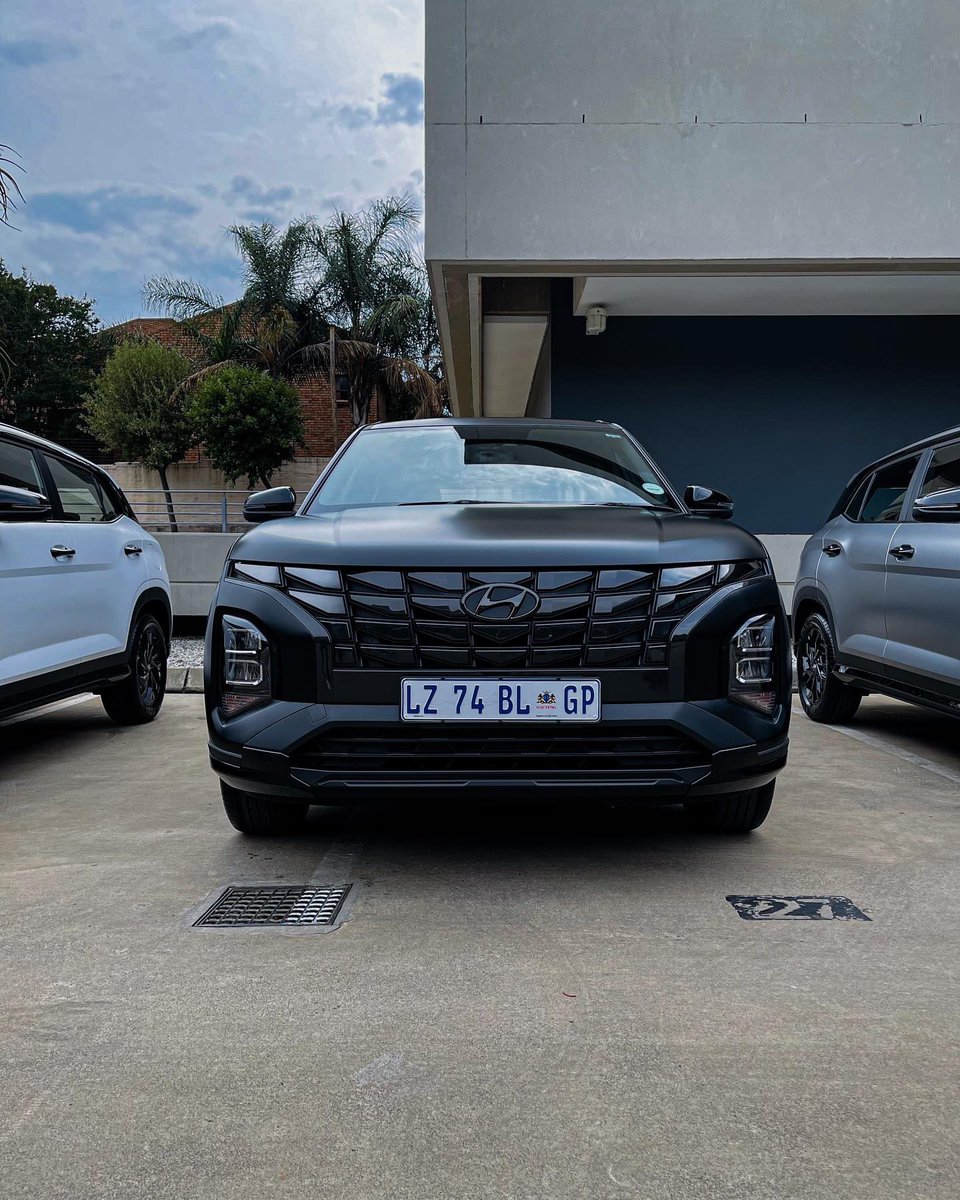 Quin_CC's tweet photo. Hyundai will never cease to amaze me. They have the most updated vehicle model lineup. Here is Hyundai Creta starting at R449500 for the base model. #hyundai #hyundaicreta #cars #HyundaiMotorsport https://t.co/vWdKLSvewi