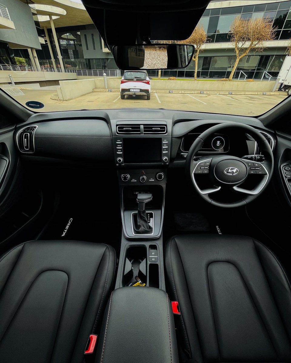 Quin_CC's tweet photo. Hyundai will never cease to amaze me. They have the most updated vehicle model lineup. Here is Hyundai Creta starting at R449500 for the base model. #hyundai #hyundaicreta #cars #HyundaiMotorsport https://t.co/vWdKLSvewi