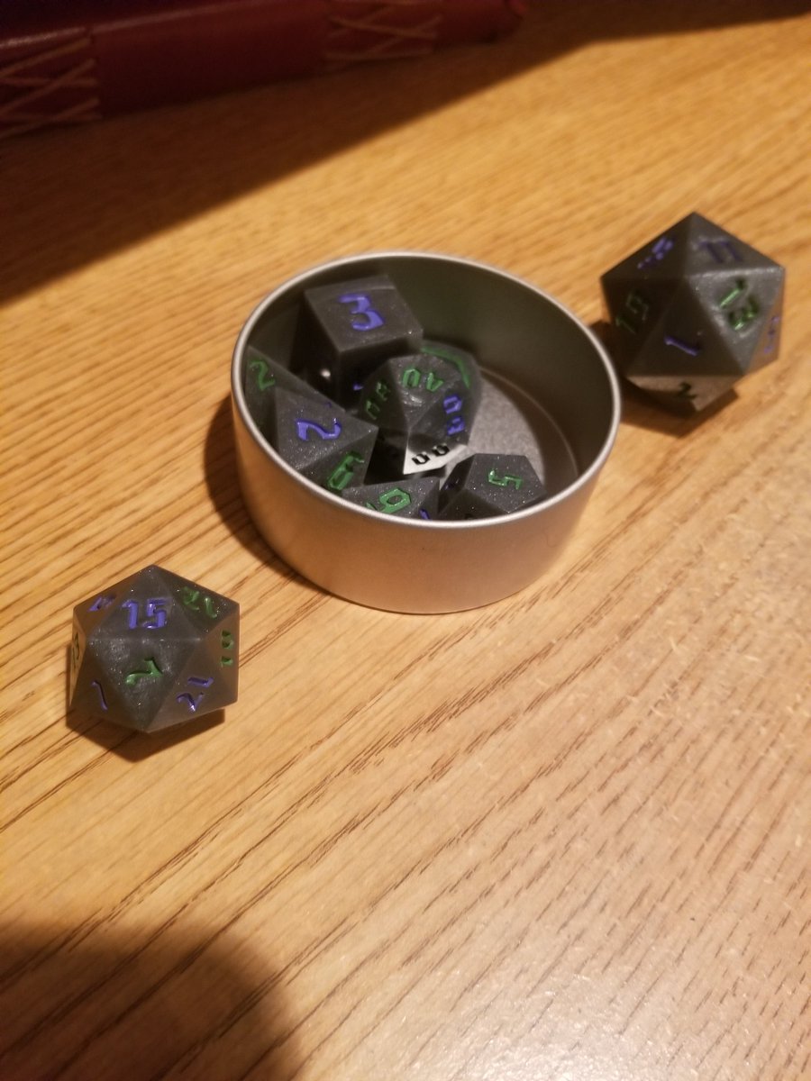 Kardel_'s tweet photo. It's one thing to receive a gift, it's another to receive one customized just for you.

@EsmieInSitu , my dear, you have a heart of solid gold. Thank you so much!

I can't wait to use these to kill my players in dnd. https://t.co/DZ4VmML4pW