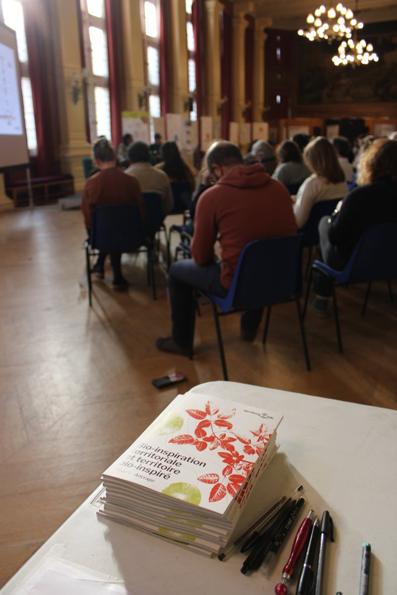 #Viedelacademie
L’Agora de la Bio-Inspiration Territoriale a présenté à l’Académie ce vendredi 22/11 les résultats du projet “Territory Lab” qui cherche à élaborer une ingénierie culturelle de transformation écologique et sociale des territoires.