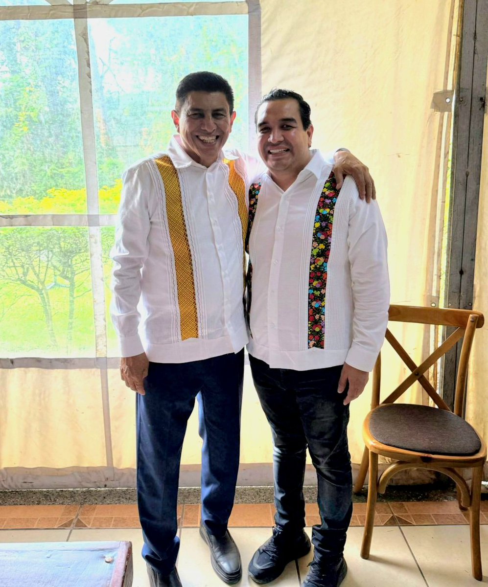 OaxCl93121's tweet photo. NO SON IGUALES, pero cualquier parecido con la realidad es mera coincidencia... El "Coco" Castillo de la actual administración, dicen, es Jorge Gandarillas y su centro de operaciones no está en Polanco está en la @ASFE_Oaxaca a cargo de Sarahí Noriega @Claudiashein @salomonj https://t.co/I6KpkPOgV5