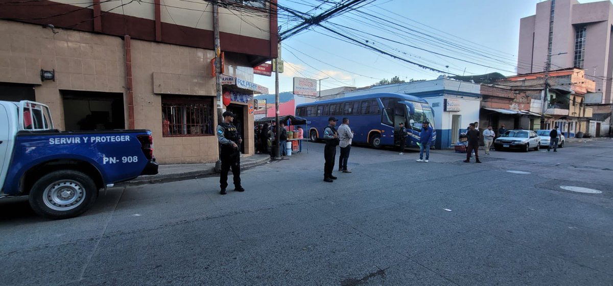 DNSTUHonduras's tweet photo. #TransporteSeguro 

La seguridad en el sector transporte es uno de los principales objetivos de la #DSTU, es por ello que implementa constantes estrategias para prevenir el actuar delictivo. https://t.co/6mPMxOKrgy
