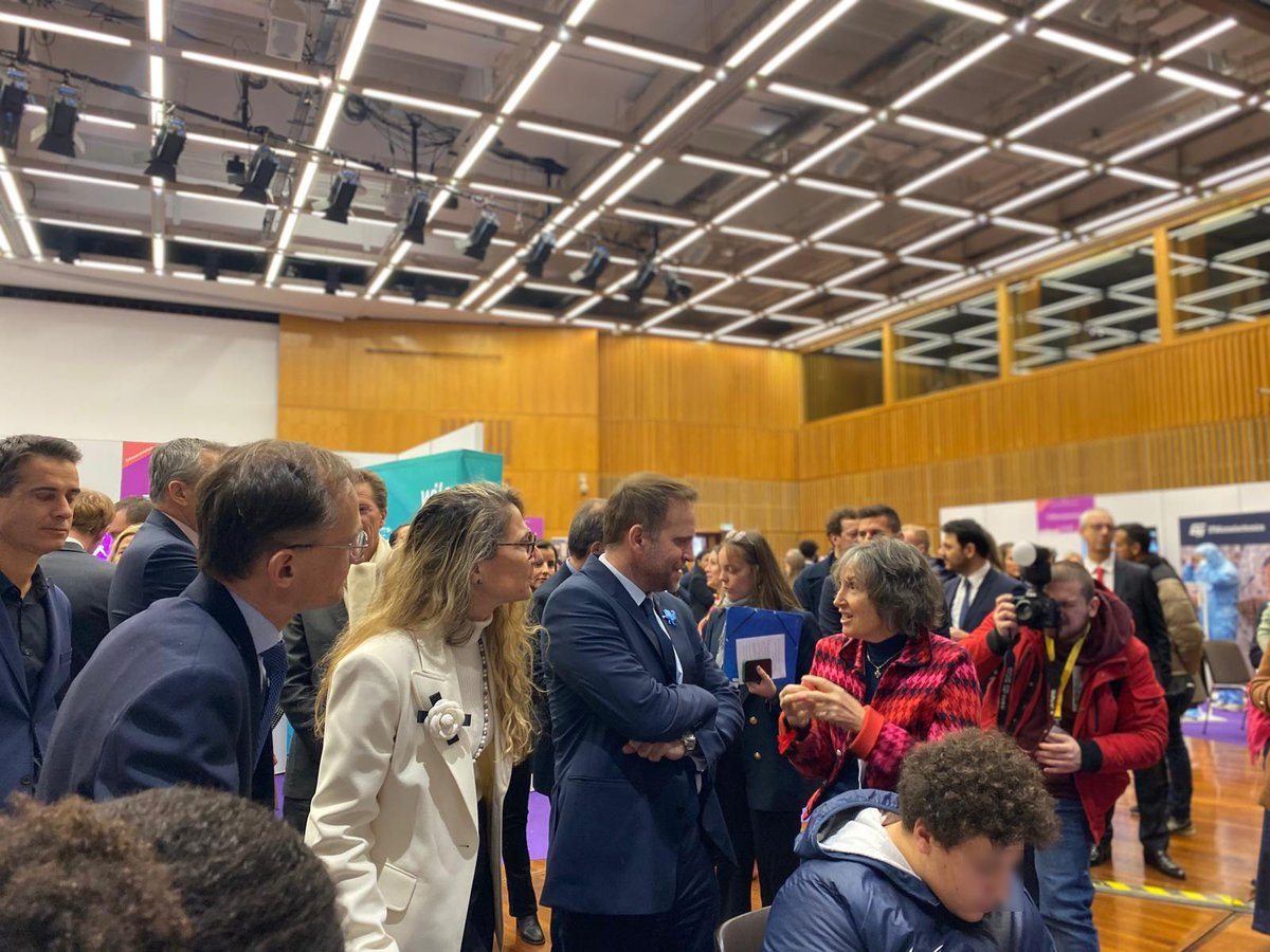 ForIndustrie's tweet image. 𝐅𝐨𝐫𝐢𝐧𝐝𝐮𝐬𝐭𝐫𝐢𝐞 ❤ « 𝐁𝐞𝐫𝐜𝐲 𝐬𝐨𝐧 𝐢𝐧𝐝𝐮𝐬𝐭𝐫𝐢𝐞 » 
👉1000  collégiens et lycéens
👉30 exposants motivés pour parler d'industrie
👉1 stand #forindustrie de démonstration

🙏@FeracciMar de votre visite !
#SEDI2024
@DGEntreprises @Economie_Gouv