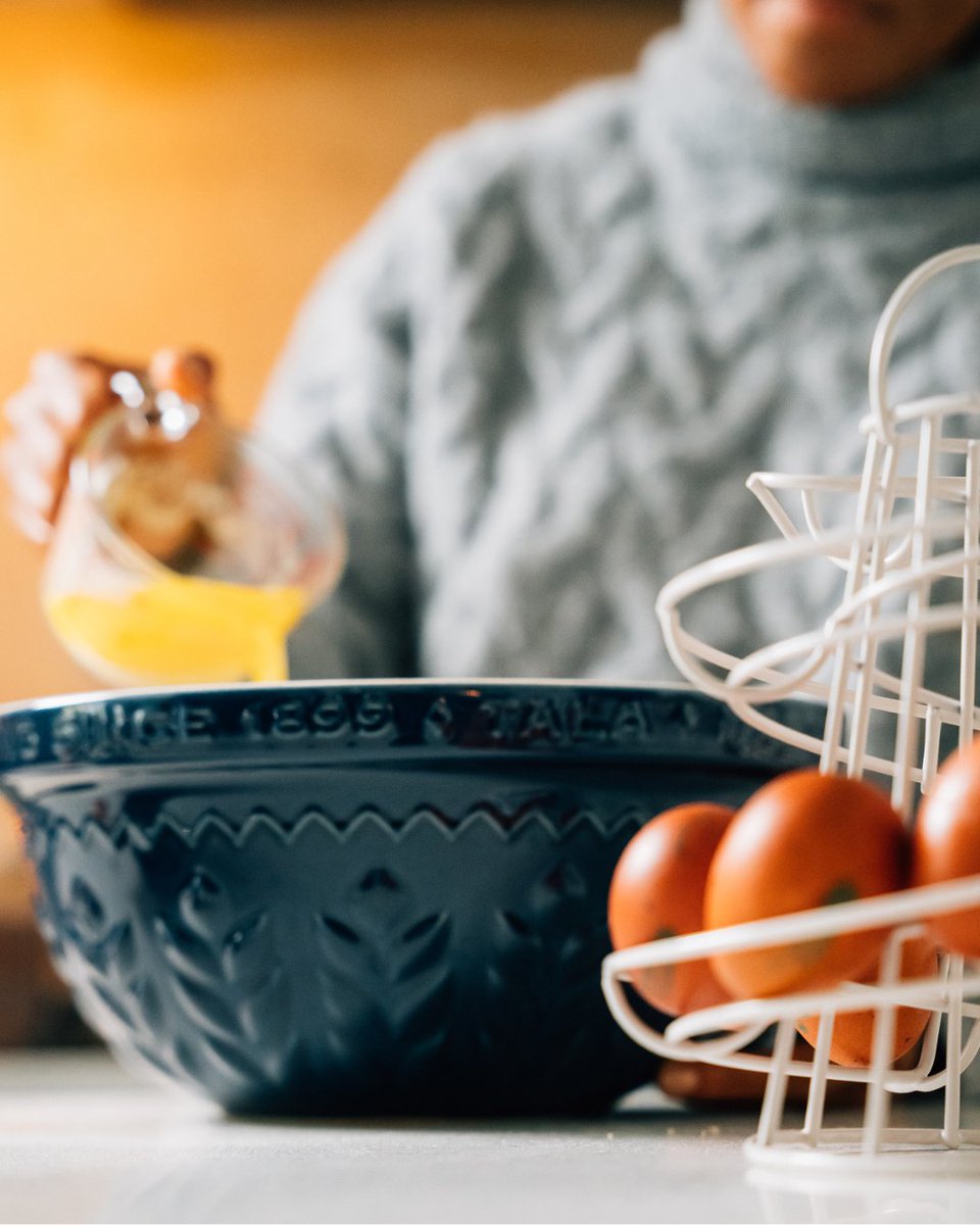 Our Tala Indigo Mixing Bowls are the ultimate Christmas essential! With an embossed corn design that adds a touch of cosy farmhouse style, they're perfect for baking and serving all your festive treats this Christmas!🎄💚✨

#farmhousestyle #christmasbaking #cosybaking