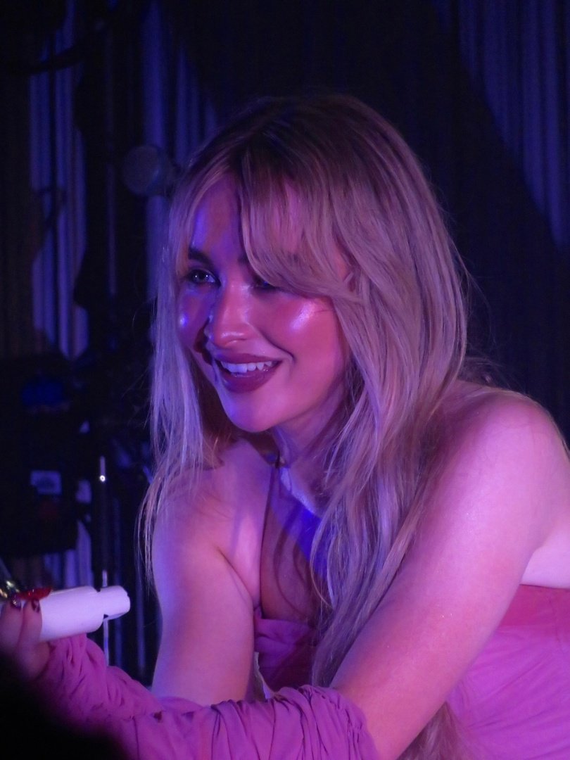 © 𝗣𝗼𝗽 𝗕𝗲𝗮𝘂𝘁𝘆 (#PopBeautyRP)
Music › #EICSxTourRP › 𝗠𝗮𝗸𝗲 𝗨𝗽!

News! 🗞️ ･ Read the 𝖺͟𝗋͟𝗍͟𝗂͟𝖼͟𝗅͟𝖾: Closer look to 𝗡𝘆𝗿𝗮 𝗦𝗲𝘃𝗮𝘀𝘁𝘆𝗮𝗻 (<a href="/luxenscripts/">moved to @luxenote 💌</a>)'s on stage yesterday in Chicago.