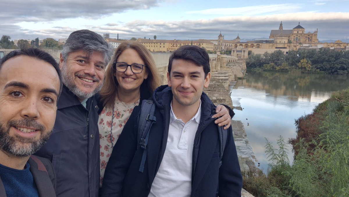 maristascompost's tweet photo. La familia #marista de comunicación en @eduketing con @maristasiberica. Enhorabuena a la organización y a los ponentes como @jesusmbejar de @MaristasMedit https://t.co/Z3E6i2PG00