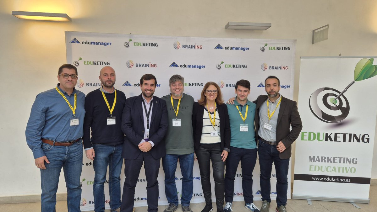 maristascompost's tweet photo. La familia #marista de comunicación en @eduketing con @maristasiberica. Enhorabuena a la organización y a los ponentes como @jesusmbejar de @MaristasMedit https://t.co/Z3E6i2PG00