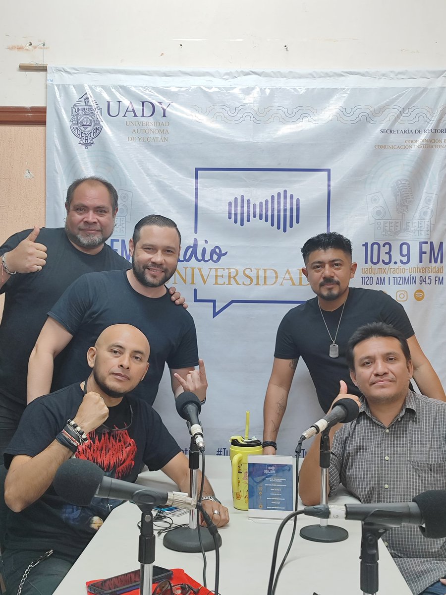 radiaccion's tweet photo. Buena charla, anécdotas y música con nuestros compas de la Zona Restringida. https://t.co/eQmLpAgb0G