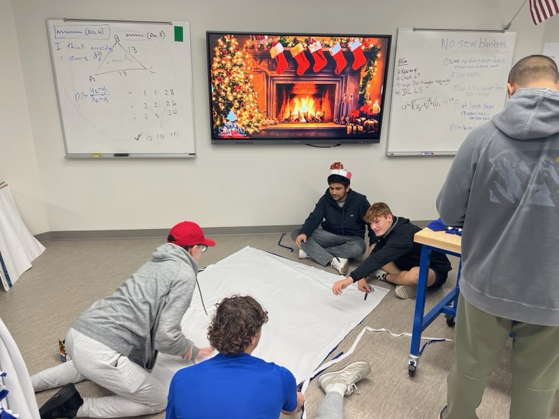 ADNovacekOPS233's tweet photo. Give a Hoot Community Service! Our OW CBR class and peer mentors are making blankets for the homeless today! @olatheschools @ADButlerOW https://t.co/wF0uo1YqOQ