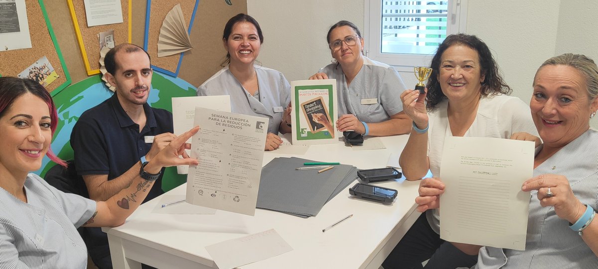 andresanimador's tweet image. Celebrating the #EuropeanWeekForWasteReduction with a fun quiz! 🎉 Congratulations to our winner @AntoniavVillan1 for showing their eco-awareness! 🌍♻️ Let’s continue reducing waste and making a positive impact on our planet. #EWWR2024 #WasteReduction #LaqTeam #PuebloQuinta