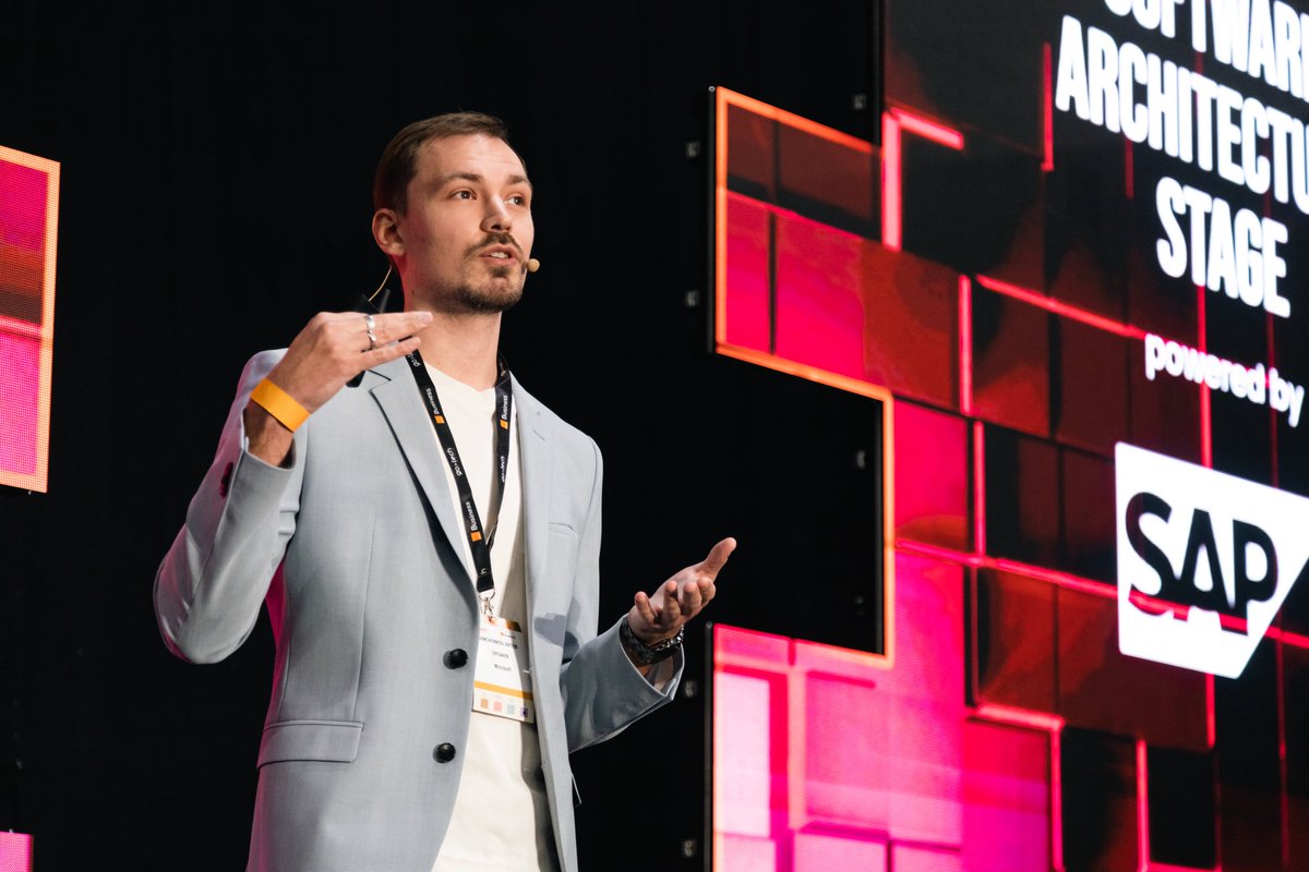 Artem Manchenkov tweet media