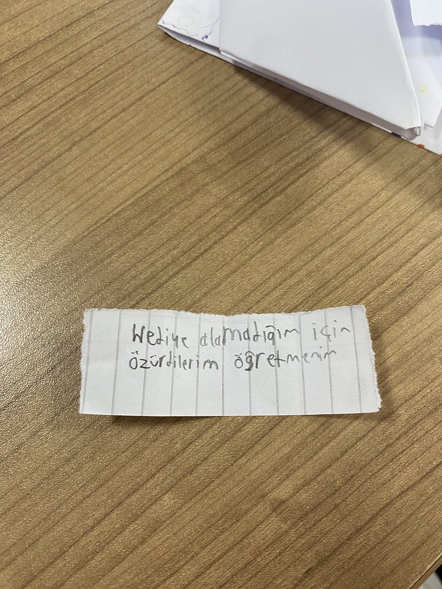bir çocuğa böyle hissettiren hiçbir günü kutlamak istemiyorum