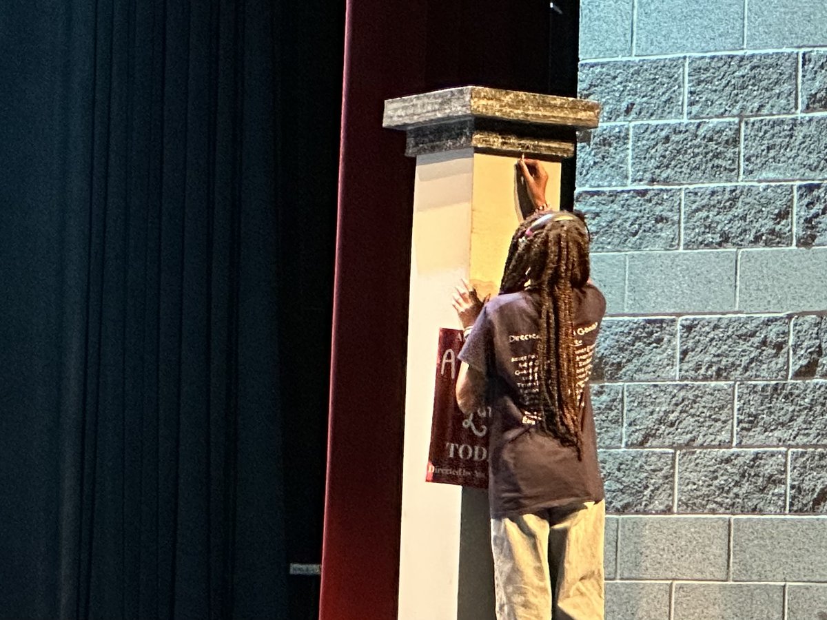 Four of our @PfISD MS theatre One Act Plays and two from @HuttoISD have advanced from last week’s zone competition. They will compete again tomorrow at Hendrickson HS.

Tickets are $5 and can be purchased online: vancoevents.com/us/CUHY 

Shows will start at 11 AM.

#PfISDynamic