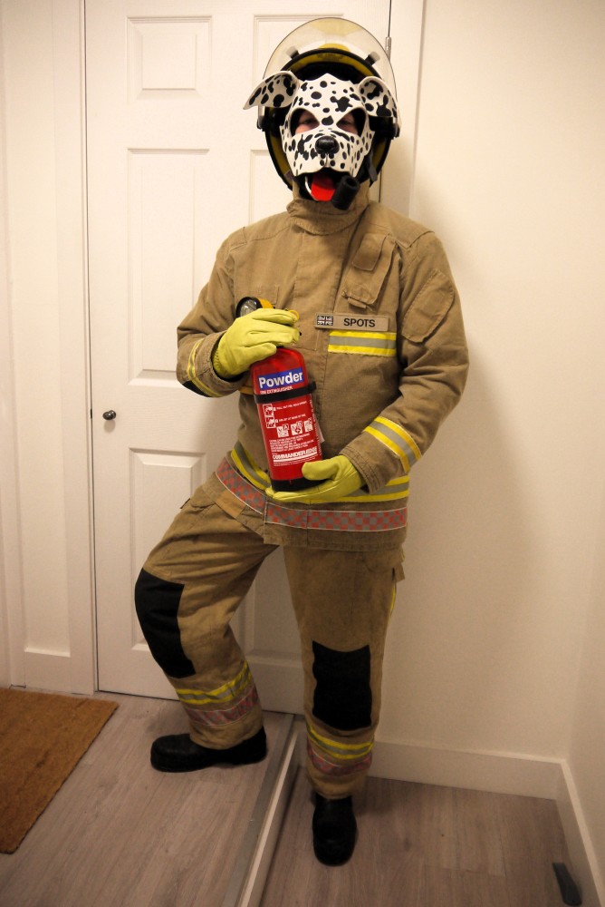 Due to illness, I wasn't able to attend <a href="/nuzzlesuk/">Nuzzles</a> in November. Looking forward to the December event, but this was what I was planning on wearing last week. I have rescued the FirePup Spots gear from storage, and am now looking for reasons to take him walkies again.