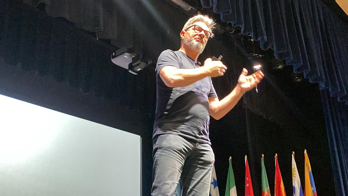 "La comunicación de gobierno tiene que hacer mucho más que informar..."
<a href="/jorgeimhof/">Jorge Imhof</a> en #CumbreMiami 
<a href="/CumbreCP/">CumbreCP</a> <a href="/CumbreOnline/">Cumbre.Online</a> <a href="/PolitologosD/">Politólogos Digitales</a> <a href="/CanalPolDig/">Canal Politólogos Digitales</a>