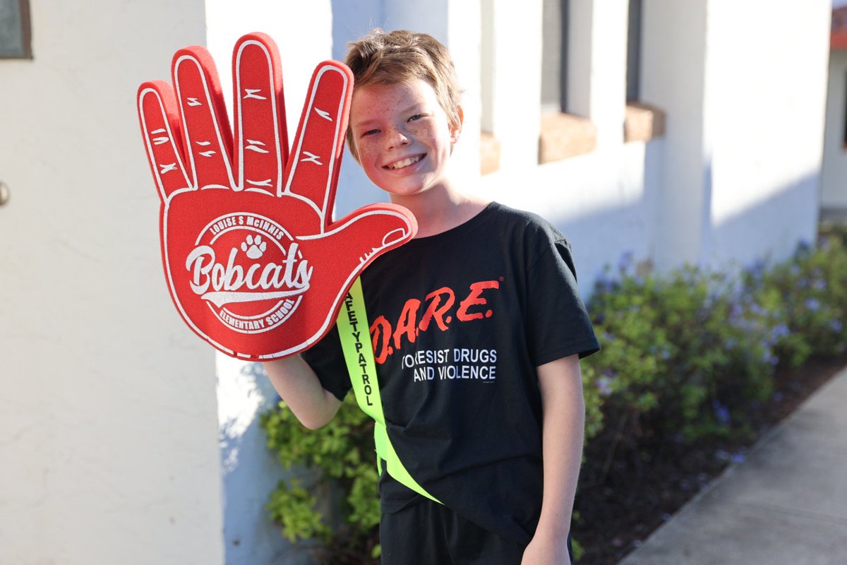 Volusia County Schools (@volusiaschools) on Twitter photo ๐ ๐ช๐๐๐๐๐๐๐๐๐๐๐๐๐๐ to the 5th graders at <a href="/McInnis_VCS/">McInnis Elementary</a> on their ๐.๐.๐.๐. ๐ ๐ซ๐๐๐ฎ๐๐ญ๐ข๐จ๐ง today! After 10 weeks of hard work, these students are the first to graduate from our newly reinstated D.A.R.E. program!
D.A.R.E. isnโt just about saying no to ๐ ๐ช๐๐๐๐๐๐๐๐๐๐๐๐๐๐ to the 5th graders at <a href="/McInnis_VCS/">McInnis Elementary</a> on their ๐.๐.๐.๐. ๐ ๐ซ๐๐๐ฎ๐๐ญ๐ข๐จ๐ง today! After 10 weeks of hard work, these students are the first to graduate from our newly reinstated D.A.R.E. program!
D.A.R.E. isnโt just about saying no to