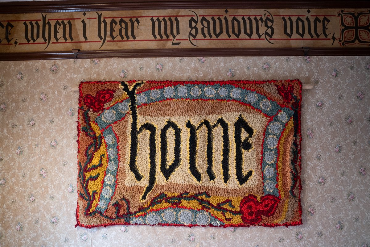 Only 2 weeks left to see Words to Live By; Words to Live With at #davidparrhouse

Book tickets here: davidparrhouse.org/product/house-… 

Until 6th Dec

Image: Lu Mason Home, Rag Rug, 2024