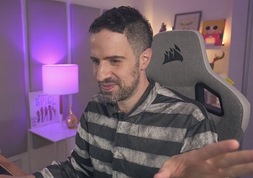 shanexrose's tweet photo. Martín Cirio entrando con la canción del marginal y un disfraz de carcelario,el realmente dijo ESTA TRAGEDIA SERÁ MONETIZADA🫦

NO PASARAS CHINA SUÁREZ https://t.co/XmW2PBTzlI