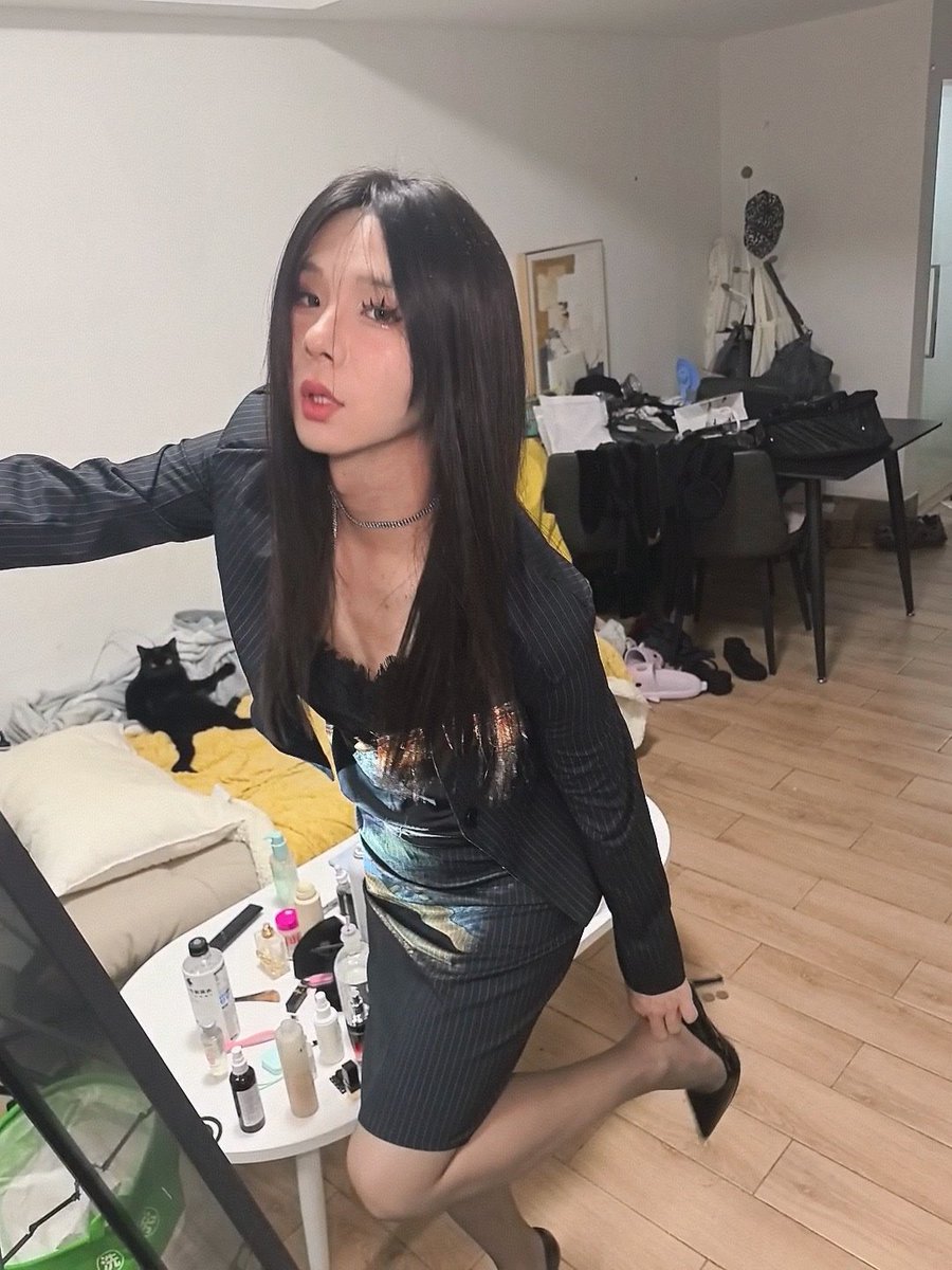算不上好看，但终于是不丑了吧～
#男娘 #深圳 https://t.co/SOMIYeu338