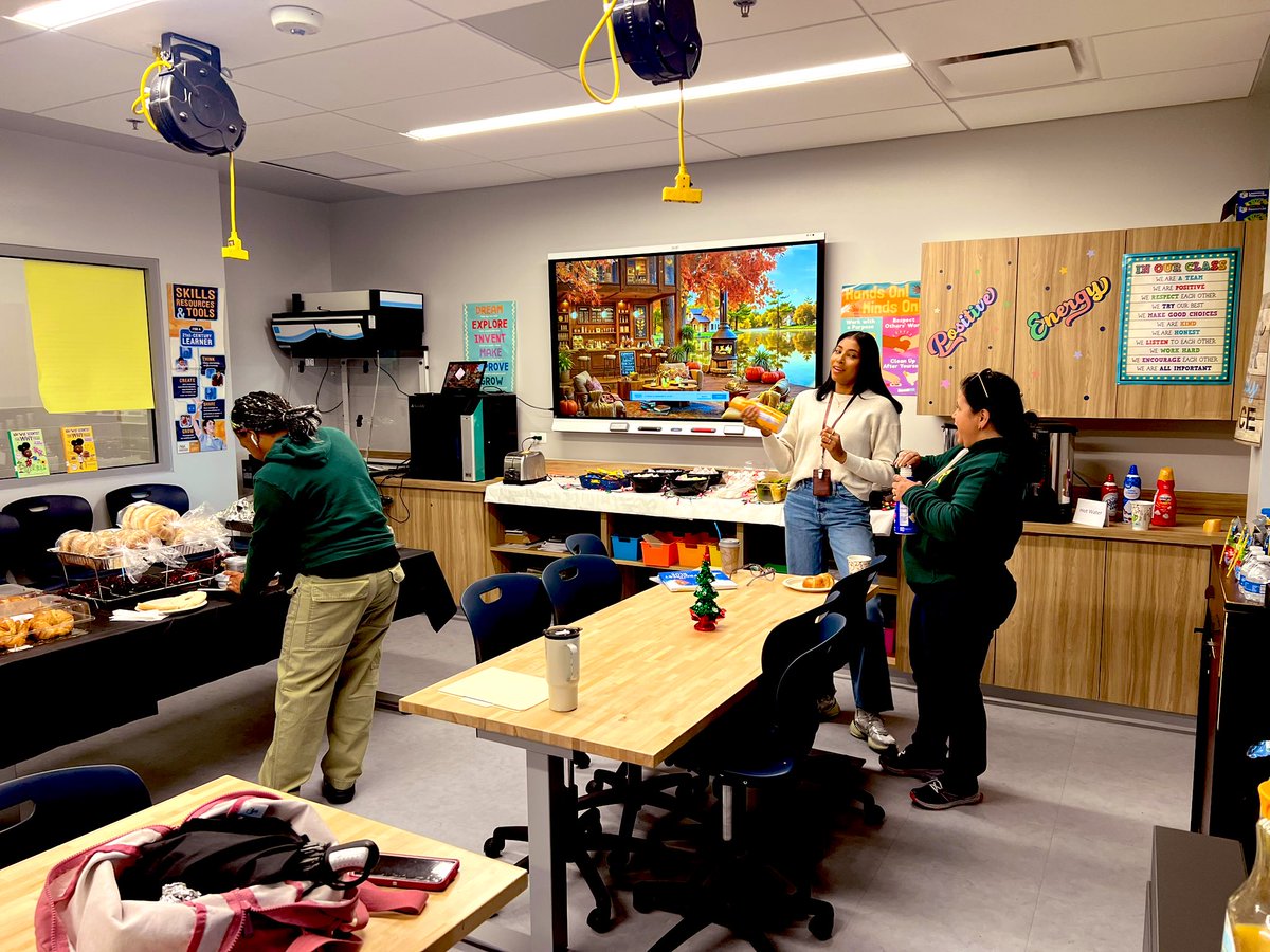 Raymondlibrary1's tweet photo. Today, I had a fantastic time inviting all the staff at Raymond Elementary School for coffee with the librarian! It was a wonderful chance to share library resources and foster connections. ☕📚 #LibraryTime @dcpublicschools https://t.co/FR1PdY2DiM