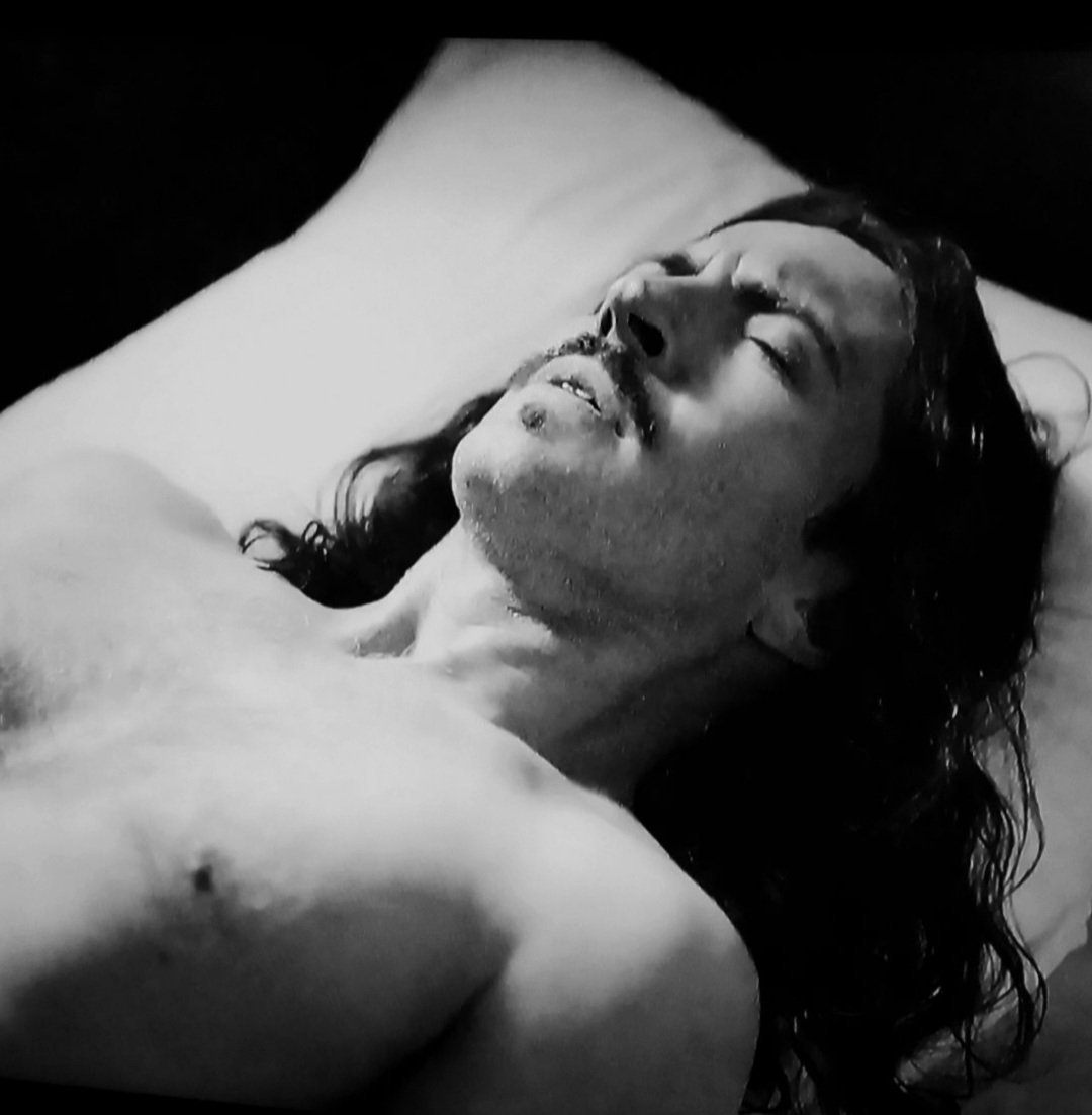 "There is nothing frightening about an  eternal sleepless dream. Surely it is better than eternal torment in Hell and eternal boredom in Heaven." - Isaac Asimov 🖤😴🤍 <a href="/RunyanTygh/">Tygh Runyan</a> 

Happy #FabienFriday!

#TyghRunyan #FabienMarchal #Versailles #VersaillesFamily #versaillesseries