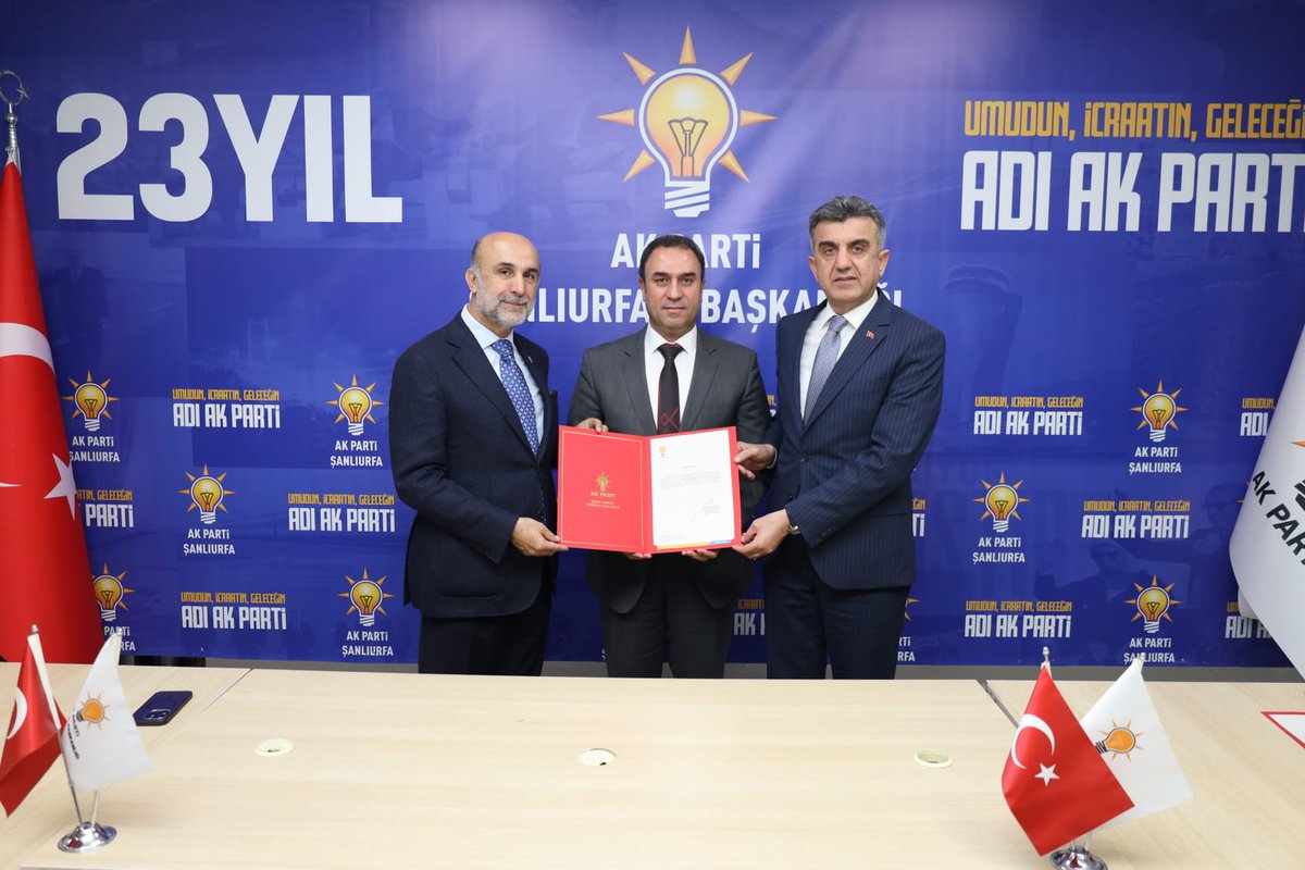 AK Parti Eyyübiye İlçe Başkanlığına Süleyman Elgün atanmıştır. 

Halka hizmet yolunda kendilerine muvaffakiyetler diliyoruz. 

Eyyübiye ilçemize, Şanlıurfa'mıza ve teşkilatımıza hayırlı olsun.
#SevdamızŞanlıurfa
<a href="/RTErdogan/">Recep Tayyip Erdoğan</a> <a href="/Akparti/">AK Parti</a> <a href="/erkankandemir/">Erkan Kandemir</a> <a href="/milhamigunbegi/">Mehmet İlhami GÜNBEGİ</a> <a href="/Ziverozdemir/">Ziver ÖZDEMİR</a>