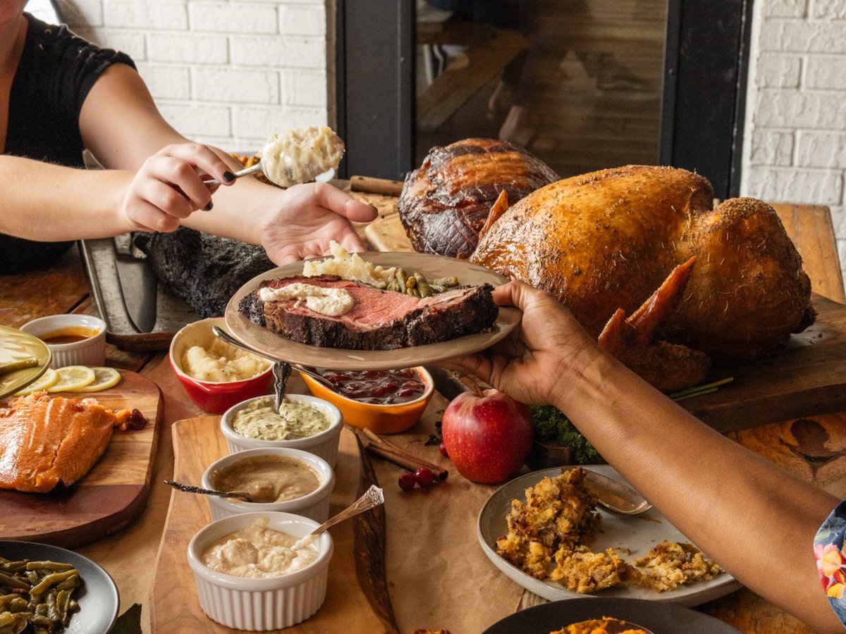 ⏳ Just 1 day left to order your Thanksgiving feast from 4 Rivers Smokehouse! 🦃 🍽️

Place your order by 5 PM tomorrow, November 23rd, for easy pickup on November 27th. All items are fully prepared, making your Thanksgiving stress-free and delicious. Don’t miss out! 🙌

👉 Order