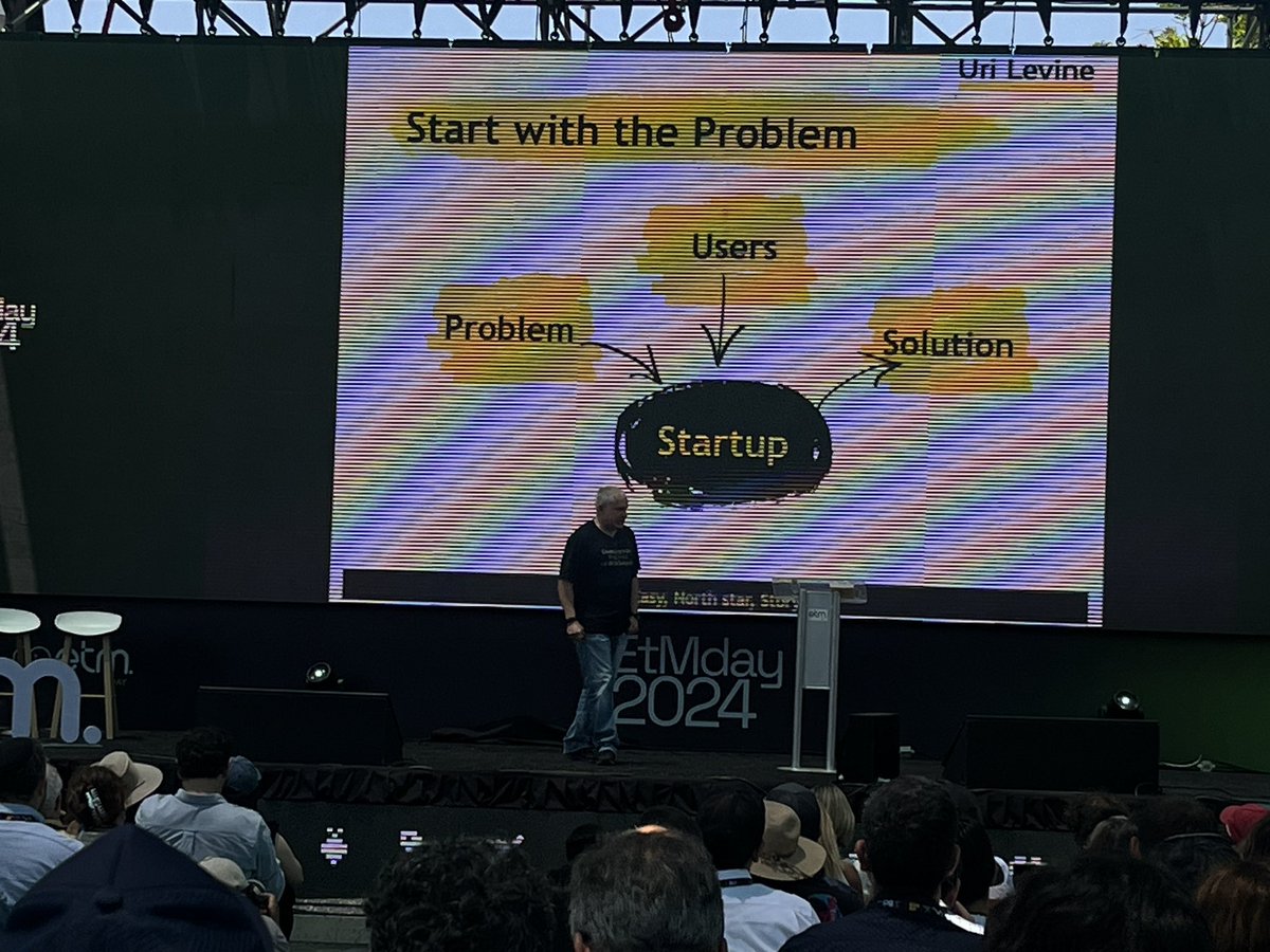 diegrod's tweet photo. Uri Levine, the founder of Waze in #etmday #emprendetumente #Entrepreneurship #Innovation Santiago de Chile https://t.co/OI3o4rBc9q