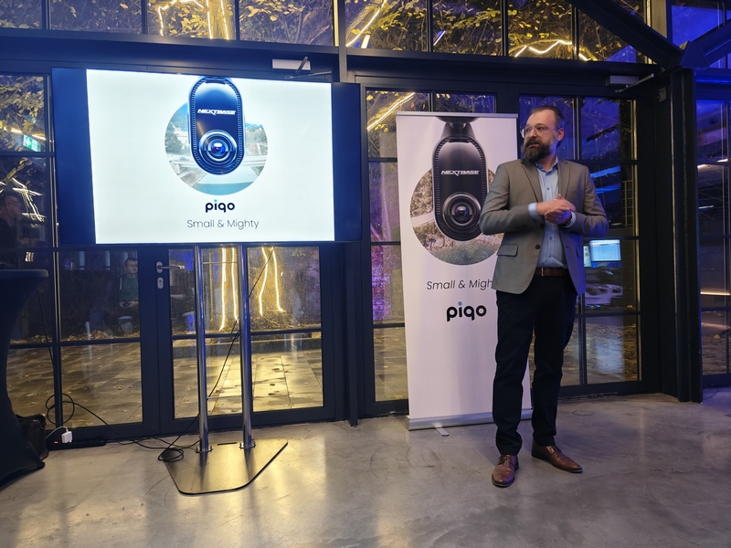 TECHNOSenior1's tweet photo. #Kamerasamochodowa #Piqo to odpowiedź Nextbase na rosnące zapotrzebowanie wśród kierowców poszukujących kompaktowego, łatwego w obsłudze i zaawansowanego technologicznie rozwiązania.
Nextbase wprowadza do Polski swoje najnowsze kamery samochodowe Piqo 1K i 2K. To zaawansowane wideorejestratory, które redefiniują standardy bezpieczeństwa na drodze.
@nextbase 
@NextbaseUK 
https://t.co/zNMotc85Ui