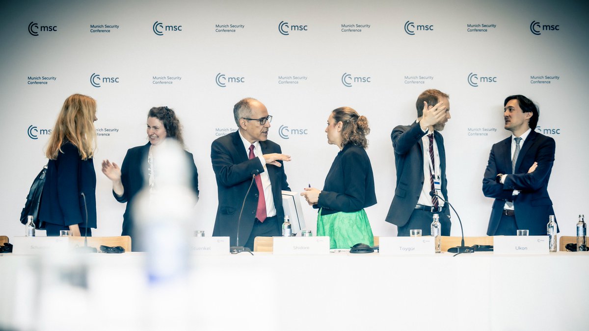 MunSecConf's tweet photo. Two days of debates are not enough.
We are delighted that many Latin American & Caribbean participants shared their perspectives at #MLMRio. Yet, there is more to cover than time allows. We will continue the conversation at #MSC2025. https://t.co/mfDtf0eFX0